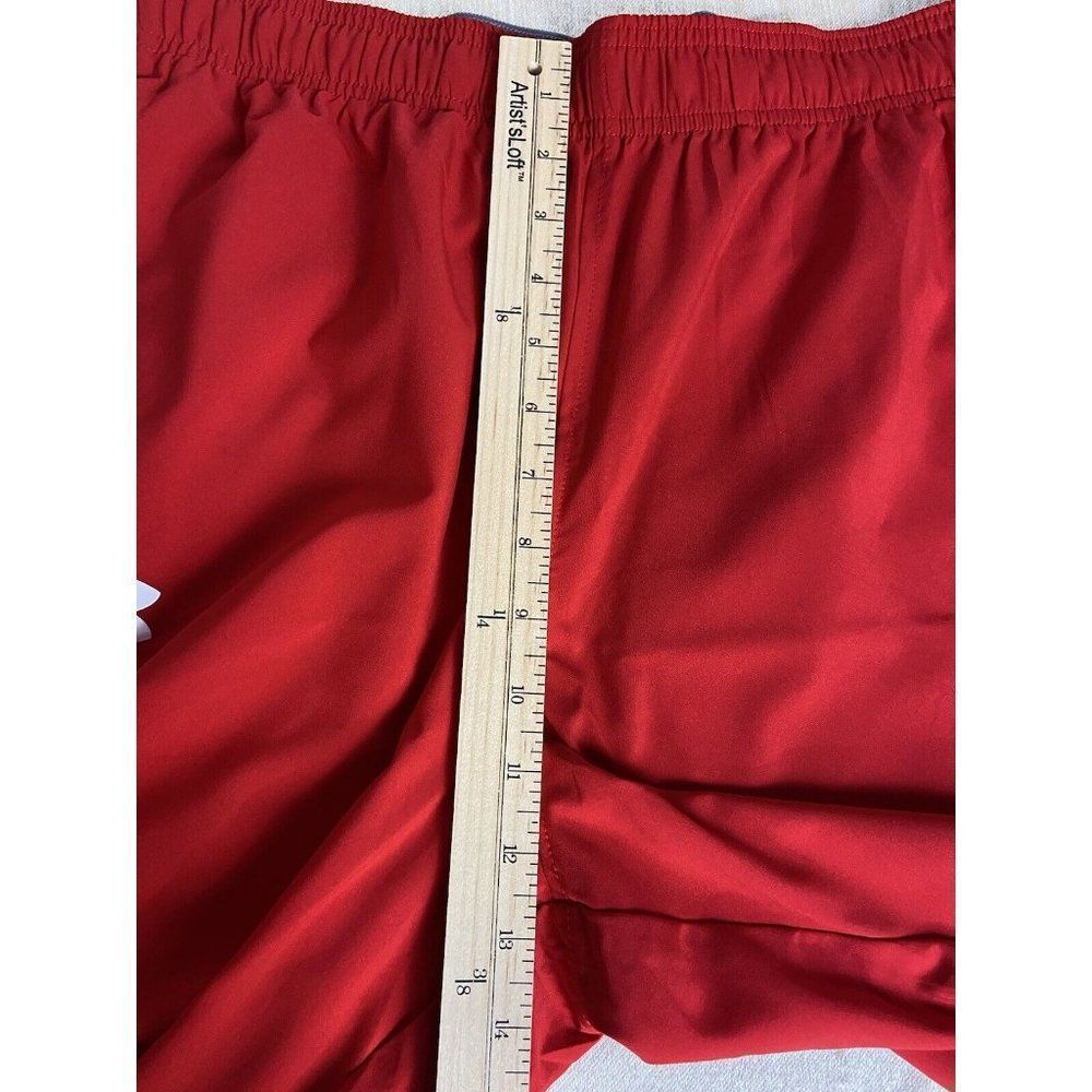 Under Armour Men's Size large Track and Filed Red with pockets shorts - Picture 5 of 10